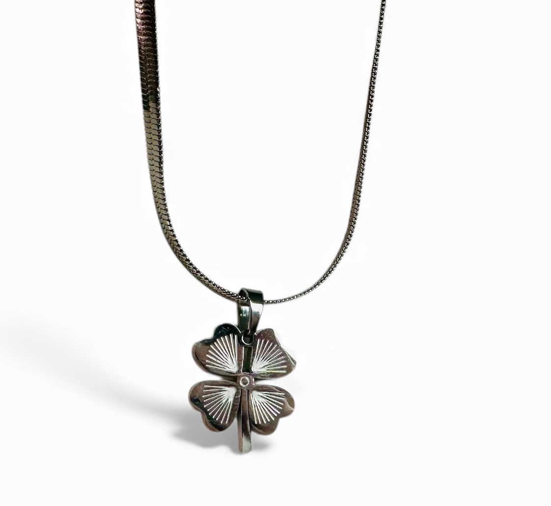 LADY LUCK WATER-RESISTANT NECKLACE